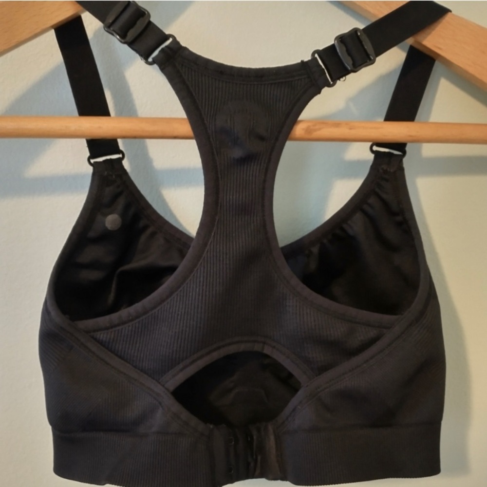 Black Lululemon bra with clasp